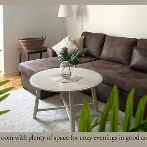  Apartment Urban Retreat - And Historic Germany