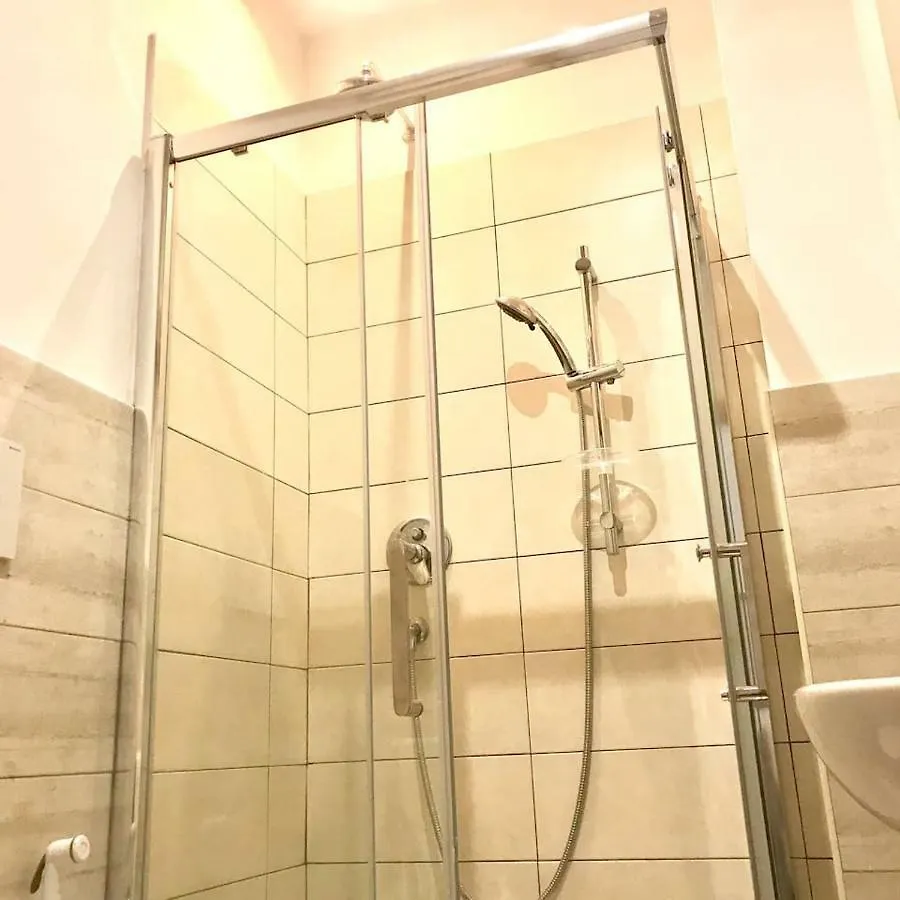 Rome Temple House Apartment 0*,