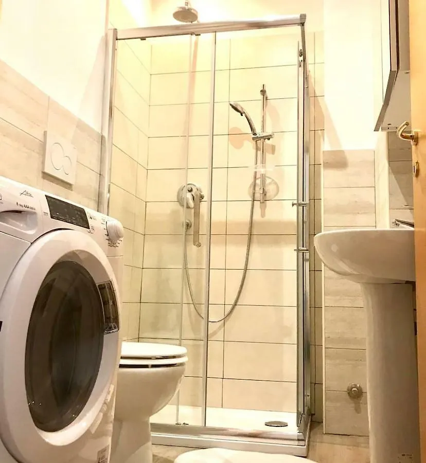 Rome Temple House Apartment 0*,